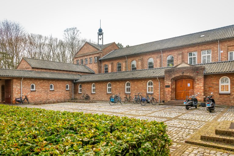 Tijdelijke huisvesting Verdihuis in klooster Benedictuslaan