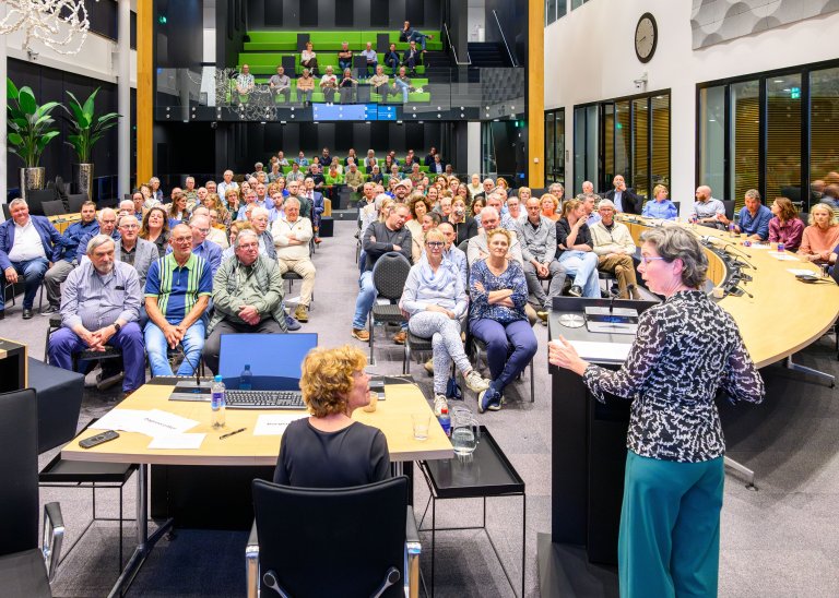 Nieuwe wijk- en dorpsraadleden ge&iuml;nstalleerd op 8 april