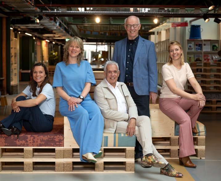 de gezichten van Oss & Partners, van links naar rechts: Malou Verhagen, Hilde Talstra, Jack van Lieshout, Philip Vromen en C&eacute;cile Derks
