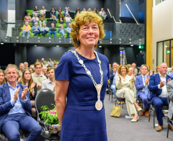 Froukje de Jonge in de raadzaal