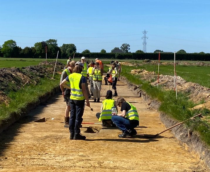 Studenten die opgravingen doen